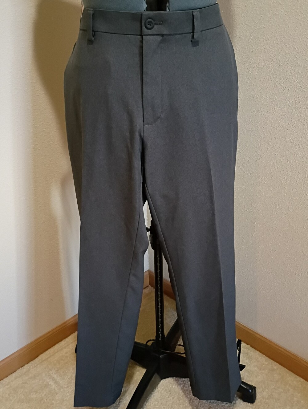 Men's Gray Dress Pants - Classic Straight Fit 30x40